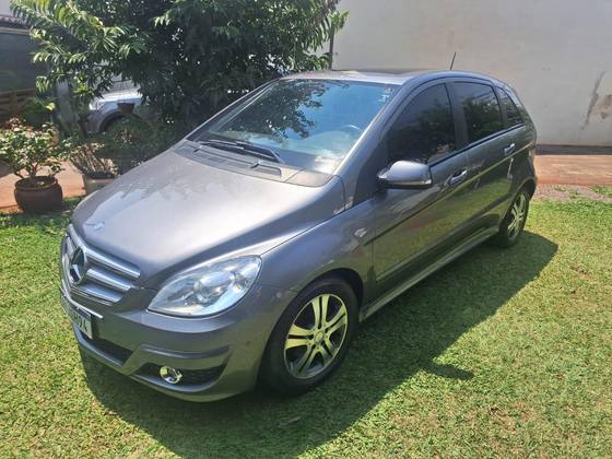 MERCEDES-BENZ B 180 1.7 FAMILY 8V GASOLINA 4P AUTOMÁTICO